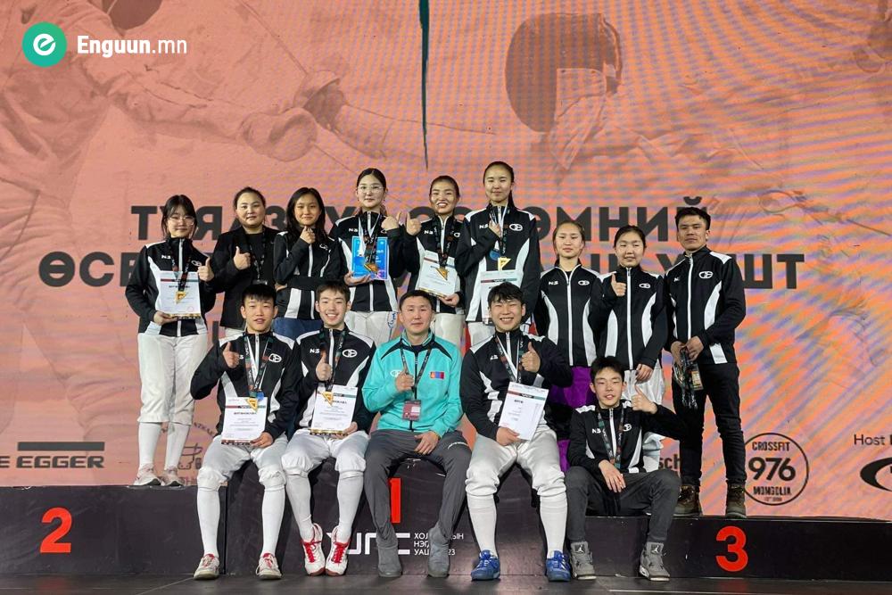 Туялзуур сэлэмний өсвөрийн УАШТ-нд "Эрдэнэт үйлдвэр" ТӨҮГ-ын Спорт цогцолборын Хангарди баг амжилттай оролцож 3 алт, 3 мөнгө,  3 хүрэл медаль хүртлээ.