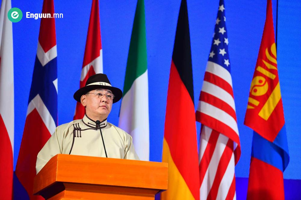 Их хуралд оролцохоор дэлхийн 27 орны 500 гаруй эрдэмтэн судлаачид хүрэлцэн ирсэн байна.