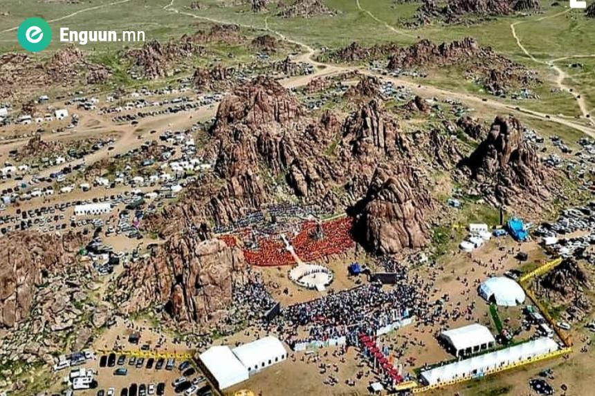Тоглолтод гурван мянга гаруй уртын дууч, уран бүтээлчид оролцож, 40 мянган жуулчин үзжээ