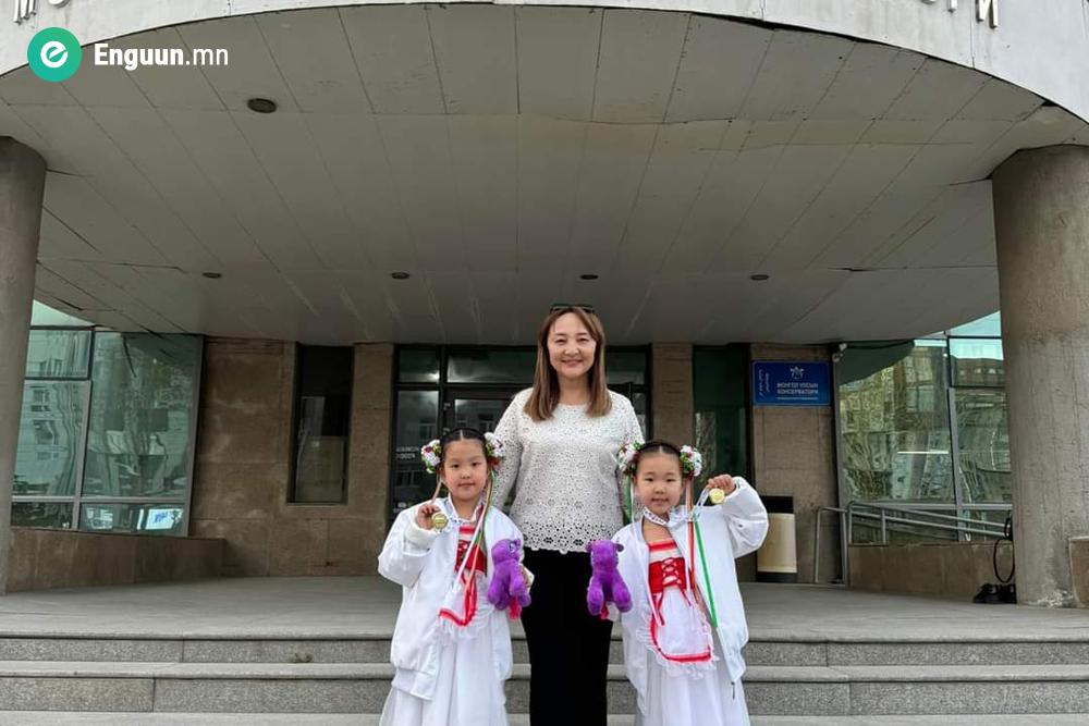 Эрдэнэтийн арван сурагч шагналт байранд шалгарлаа