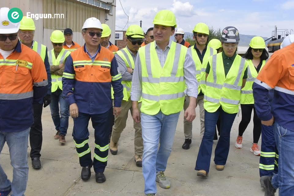 АЖ ҮЙЛДВЭР, ЭРДЭС БАЯЛГИЙН САЙД Г.ДАМДИННЯМ ЭРДЭНЭТИЙН ҮТП-ИЙН ЯВЦТАЙ ТАНИЛЦЛАА