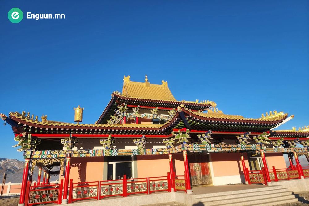 Хийсэн буян тань хур бороо шиг асгарах болтугай